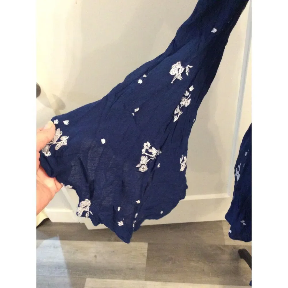 Free People Navy Blue embroidered V Neck Ruffled Dress Long Sleeve Size 4 boho